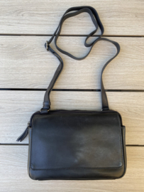 Bag 2 Bag  medium tas met klep “ Jasper “, écht leer.