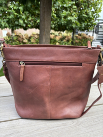 Bag 2 Bag  medium bruine tas “ Braga “, écht leer + koeienhuid.