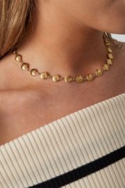 Mooie schelpen ketting van RVS (stainless steel). Goudkleurig.