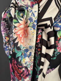 Prachtig kleurig bloemen design / geografische print,  couture sjaal