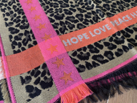 Jacquard geweven luipaard sjaal met tekst en kleur. Oranje-roze