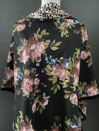 Groot bloem patroon (crepe)  / Roze satijn panter,  couture sjaal.