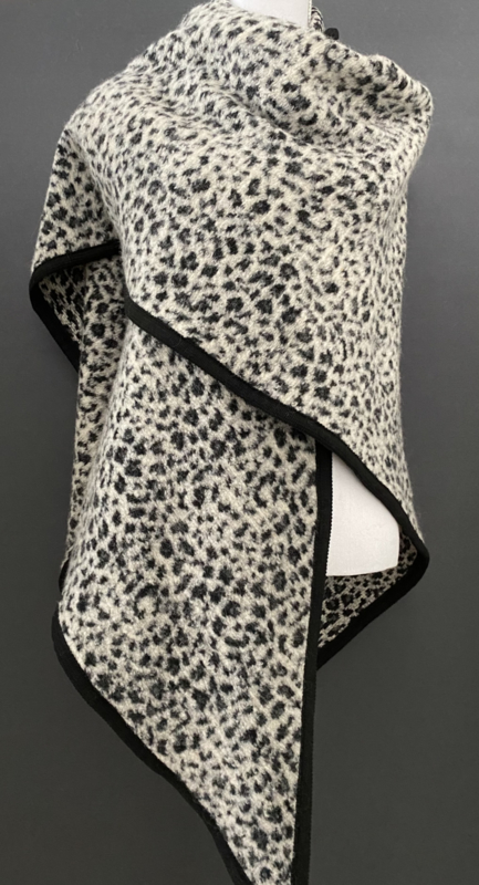 Omslagdoek luipaard / panter wol - grijstinten. Zwart band. | Couture (handgemaakt) |