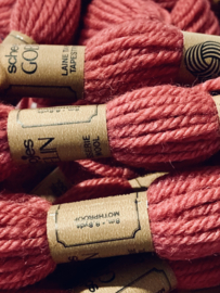 * 8522 - ROOD-DONKER OUDROZE GLOED - Scheepjes borduurwol of tapisserie wol/gobelin - kleurnummer 8522