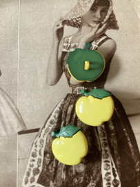 VERKOCHT | Knopen | Geel en Groen | Ø 23 mm - Knoop in de vorm van een appeltje met oogje