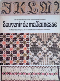 Tijdschriften | Borduren | Souvenir de ma Jeunesse: map met een beschrijving door Anne Rose Oosterbaan Martinius