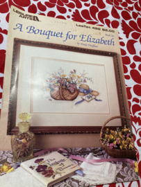 Borduurpatronen | Huisraad | Leisure Arts: A Bouquet for Elizabeth by Paula Vaughan - leaflet 492