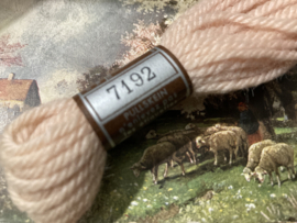 * 7192 DMC borduurwol ROZE LICHT : serie Colbert DMC Laine pour tapisserie - virgin wool