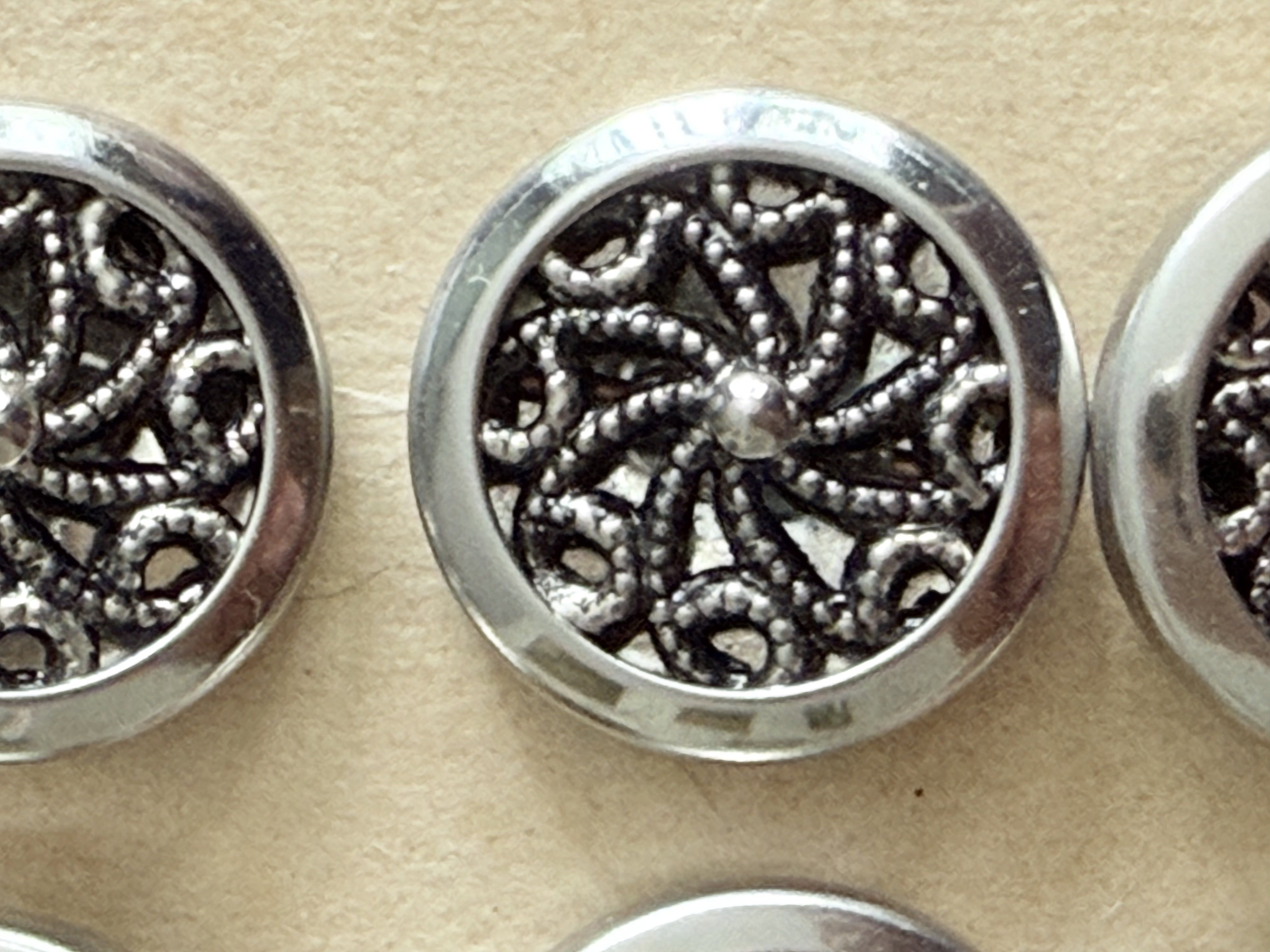 Ø 15  mm | Knopen | Filigrain - Mooie zilverkleurige vintage metalen filigraan knoop