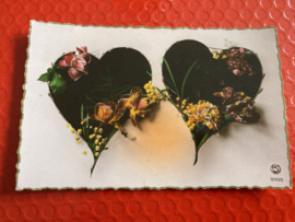 Ansichtkaart | Twee harten versierd met bloemen
