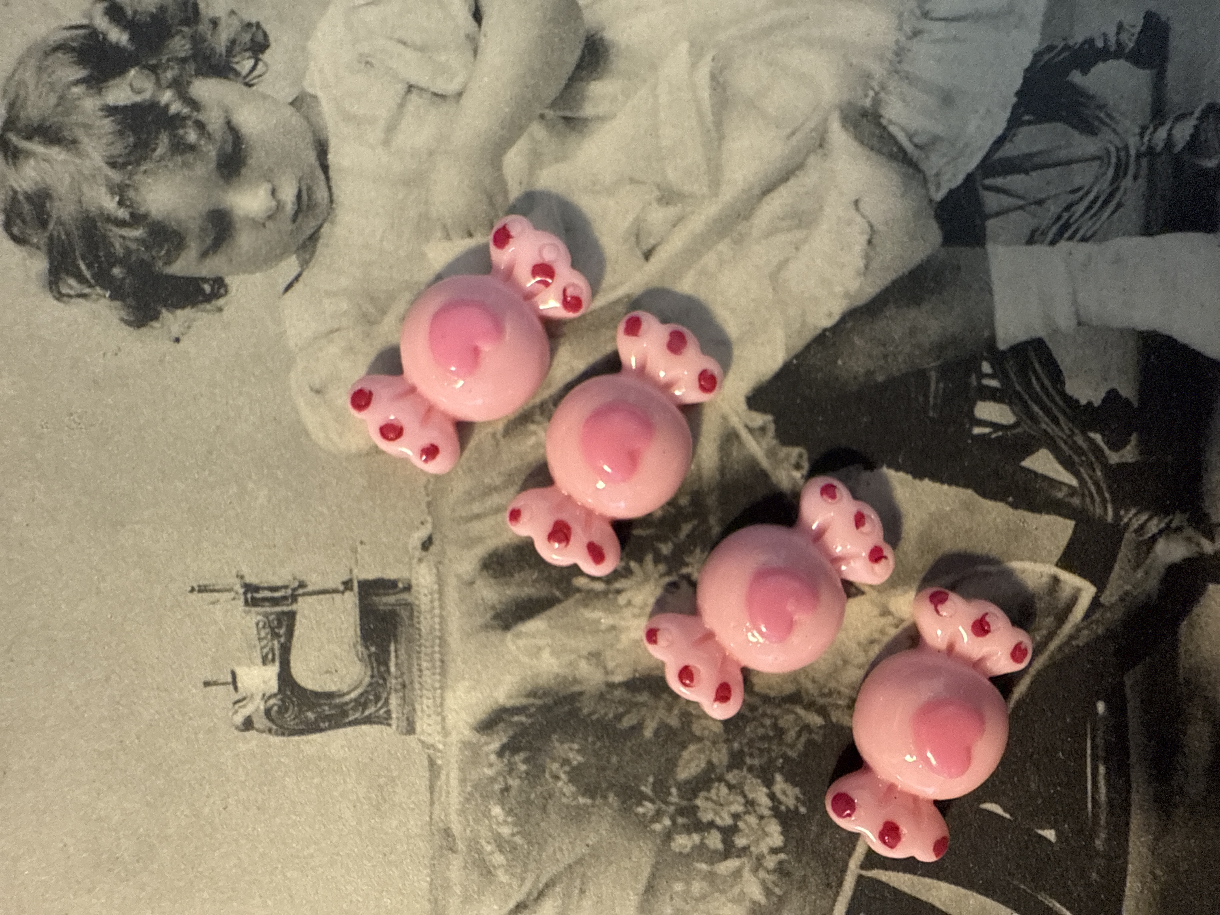 Scrapbook | 1 cm - 10 mm | Roze-licht | Cabochons snoepjes - vier stuks