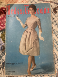 1960 | Modes & Travaux Magazine - N° 709  42e Année  JANVIER 1960 | 19 Modéles Tricots Main et Machine - BRUIDSMODE & LINGERIE BAYEUX