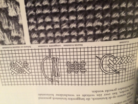 VERKOCHT | 1975 | Boeken |  Tapisserie | Tapisserie - de kunst van het borduren op stramien | Mary Rhodes