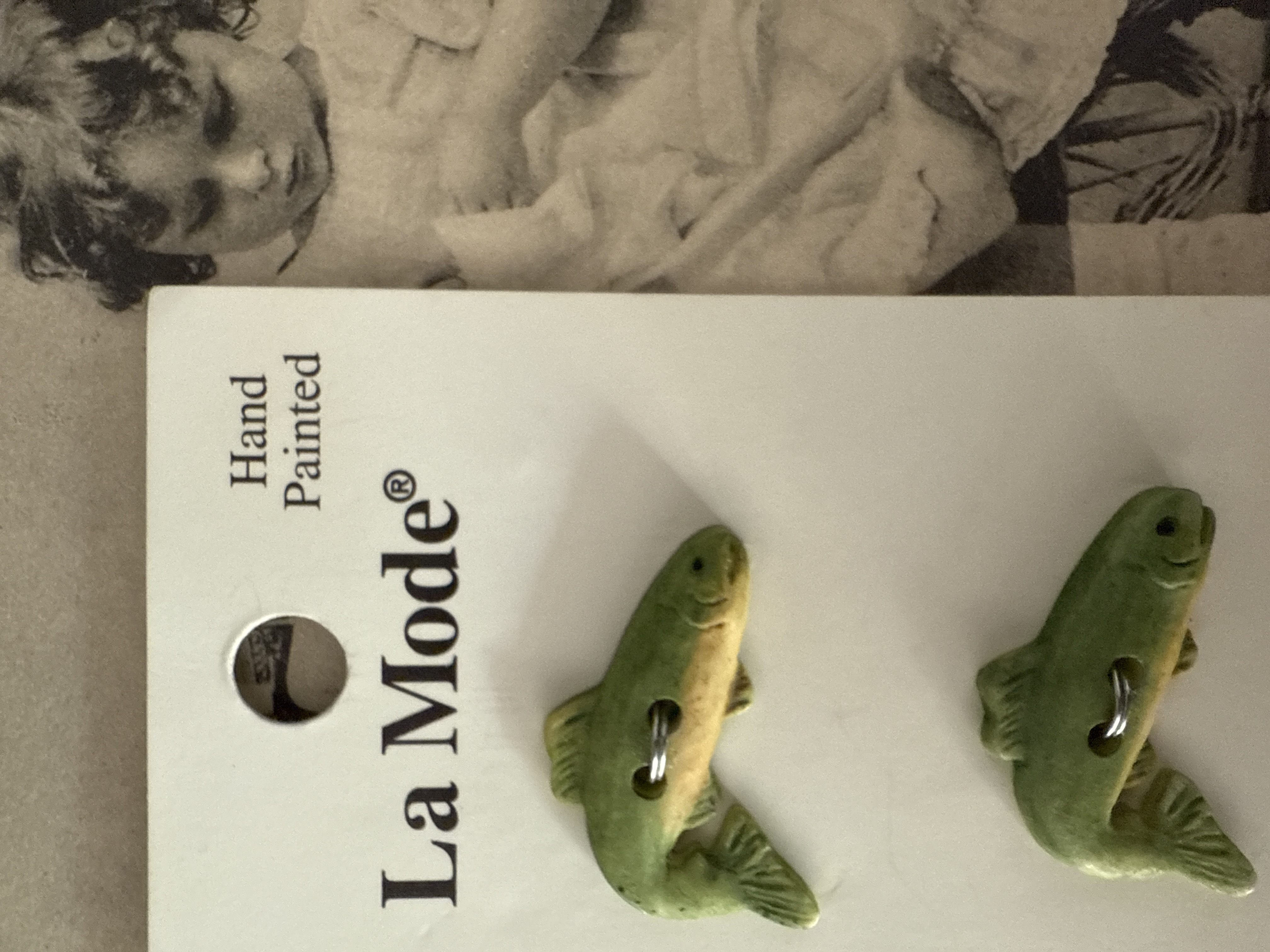 Ø 25 mm - 2.5 cm | Knopen | Groen-geel | Kinderknoop handbeschilderd vissen