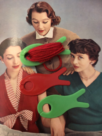 Breien | Vintage groene en rood breivisje(s) 3 stuks -verschillende maten jaren | 6 cm jaren '60