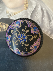 Knopen | Zwart |  Ø 22 mm - Folkloristische knoop roze, goud en blauw bloemmotief