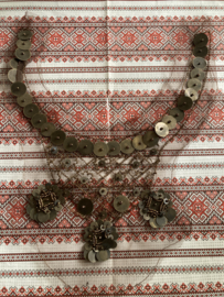 Hals applicaties | Handgemaakte Bedoeïen hals applicatie brons, bruin met lovertjes