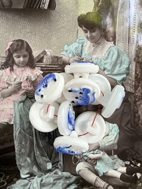KINDERKNOPEN - & POPPENKLEERTJES KNOPEN