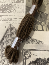 * 7938 BRUIN DONKER  | Bruin label - borduurwol Colbert DMC Tapestry wool
