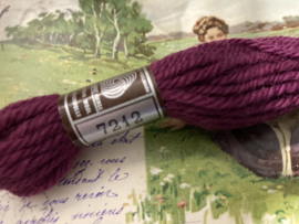 * 7212 AUBERGINE LICHT borduurwol serie Colbert DMC Laine pour tapisserie - virgin wool