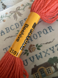 VERKOCHT | Borduurwol | 2501 | Oranje | Patons Beehive tapisserie wol nr. 2501
