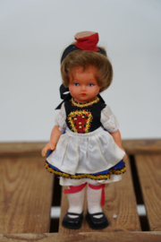 Duitsland | Poppen | Klederdracht | Lieselotte met glittertjes en hoedje