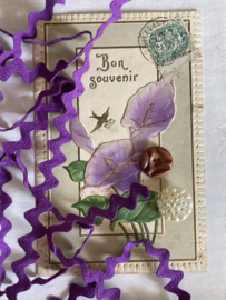 Mixed Media | Reliëfkaart met paarse bloemen - Vintage of antieke briefkaart set met knoopjes