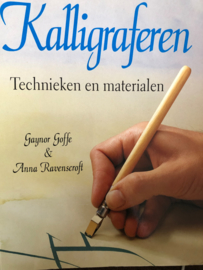 VERKOCHT } Boeken | Kalligrafie | Kalligraferen: Technieken en materialen - Gaynor Goffe & Anna Ravenscroft