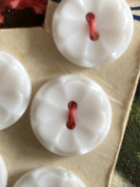 VERKOCHT | Glasknopen | Wit  | Ø 10 mm - EXQUISIT -  Prachtige kleine knoopjes in de vorm van een bloem