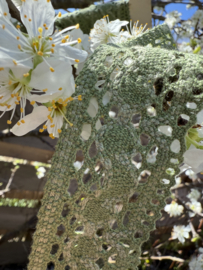 Kant | Groen | 04 cm breed - Groen/lichtgroen sierband met een geschulpt motief - 100% katoen