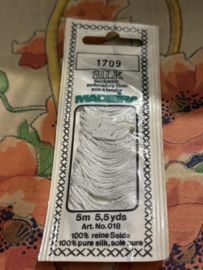 1709: Licht zilvergrijs Silk Madeira Art. 018 100% pure zijde - 5 meter - 4 draads