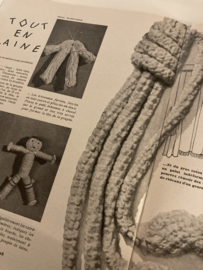 Tijdschriften | Borduren | Frankrijk | 1935 - Jeux D'Aiguilles no. 5 Revue Bimestrielle de Traveau Feminens - Winter en Kerst Smockwerk ouderwetse gebreide jarretel