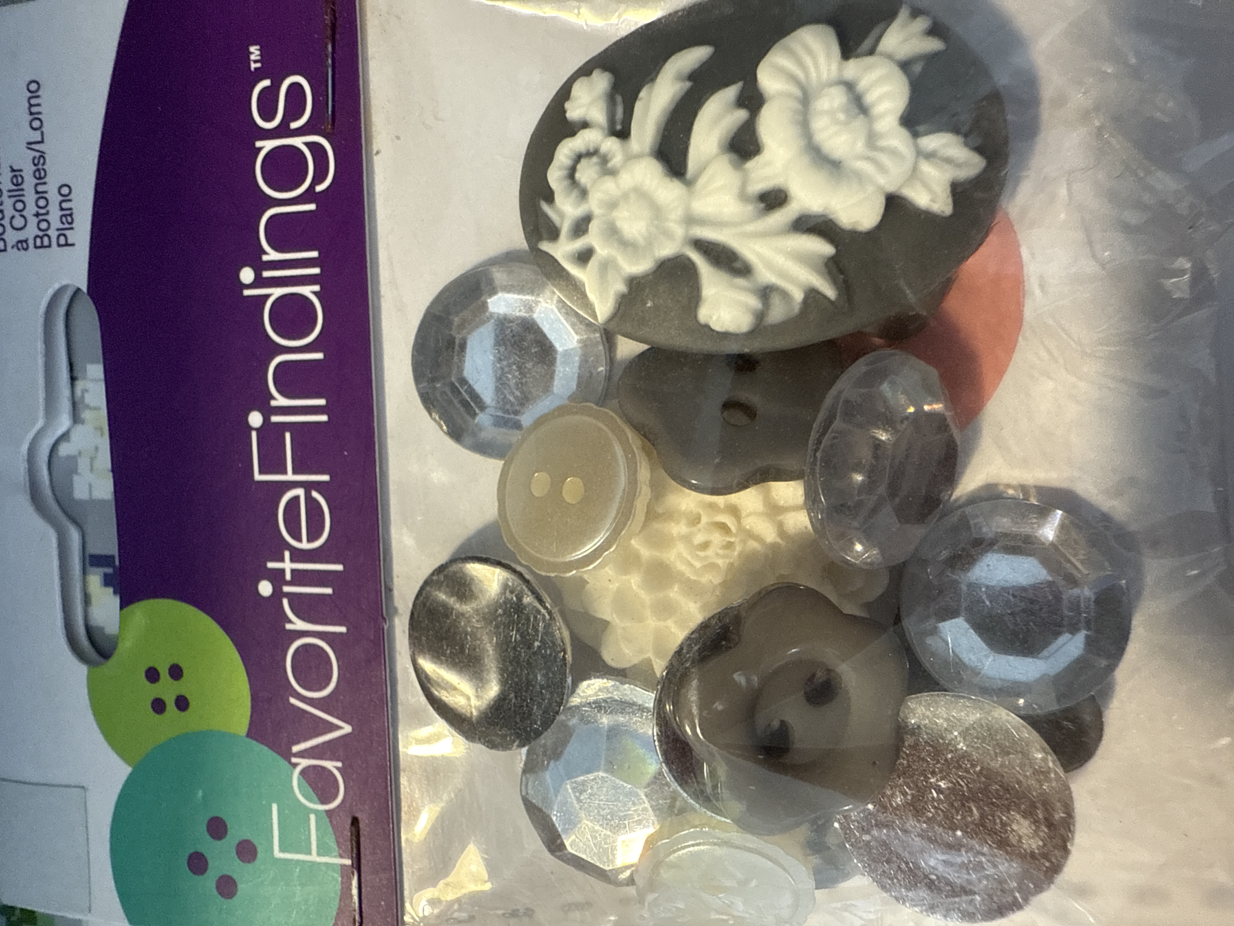 Scrapbook | Favorite findings 18 knopen/flatbacks in grijs en witte kleuren