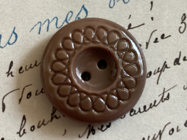 Glasknopen | Bruin | Ø 19 mm | Effen Antieke platte klederdrachtknoop met mooie decoratie