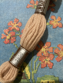 * 7950 BEIGE Roze gloed | Bruin label - borduurwol Colbert DMC Tapestry wool
