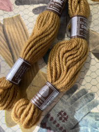 * 7880 | BRUIN - GEEL - KERRIE Bruin label - borduurwol Colbert DMC Tapestry wool