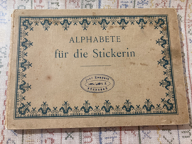 Boeken | Bibliothek DMC | Alpahbete für die Stickerin - Buchstaben, Monogramme, Ziffern und Ornamente Muster mit Bausen für Weis Stickerei