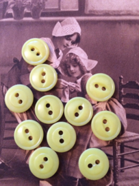 Ø 12 mm | Knopen | Geel | Effen | Twee gaatjes | zakje Espolite vintage knopen jaren '50  met 12 kleine plastic knoopjes