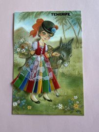 VERKOCHT | Souvenir kaarten | Spanje | Gemengd | Set van drie verschillende Tenerife ansichtkaarten meisje met kanten rokje en ezel