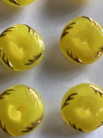 Glasknopen | Geel | Ø 17 mm - Prachtige glimmende knopen met goudaccent en oogje