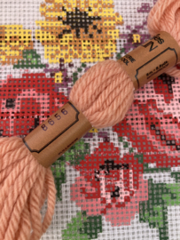ORANJE-ZALM - Scheepjes borduurwol of tapisserie wol/gobelin - kleurnummer 8656