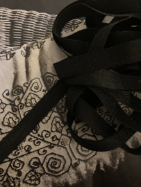 Sierband | Zwart | 01 cm - zwart zacht band met visgraad motief