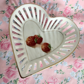 Keramiek | Vintage keramieken aardbeiden hartjes schaal