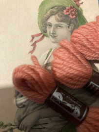 * 7124-1 borduurwol ROZE - OUD MIDDEN DMC Laine pour tapisserie - virgin wool