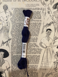 2823 BLAUW DONKER katoenen DMC borduurgaren Retors A Broder no 4 - 10 meter