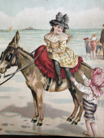 Papier | Victoriaanse reliëf karton kinderen op het strand met ezeltje ca. 1895-1900