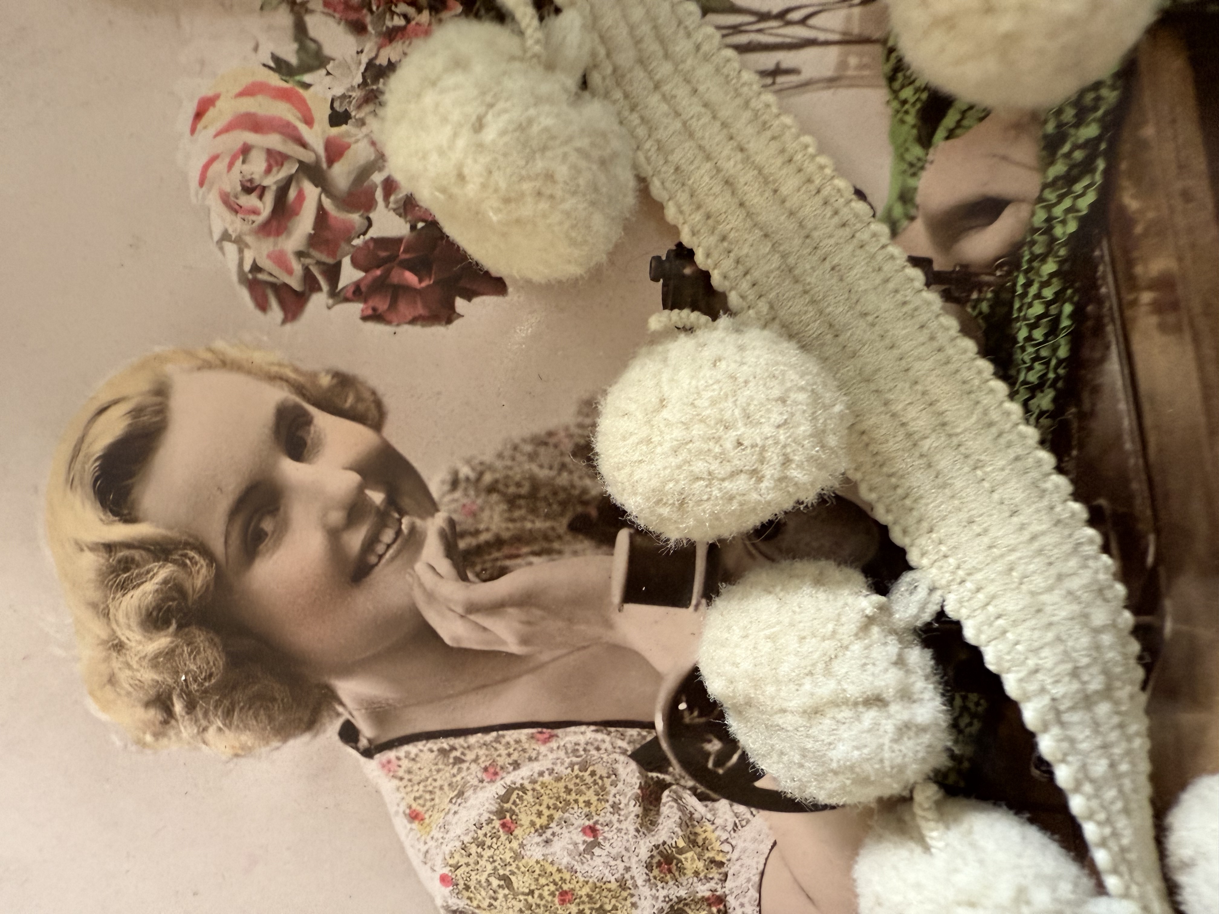 Pompom band | Wit-grijs | 03 cm - 30 mm x 50 cm breed - Vintage grijzig wit Boho band (kleine bolletjes)