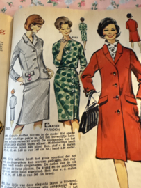 Madeleine: mode en patronenblad van Margriet | 1964, nr. 01 januari - gratis raderblad - 89 knippatronen: heren jasblazer - wollen jurk -  schorten - blouse - kinderjas