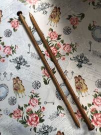 Breien | Breinaalden hout - antieke houten breinaalden ca. 1900 - Antique Large Wooden Knitting Needles