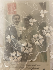 Bruidskant | 19 cm x 50 cm  - Wit bloemen ‘klavertje vier’ stevig organza  uit de jaren ‘50-‘60